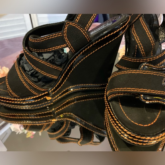 EUC❤️‍🔥FENDI canvas espadrilles. - Picture 7 of 12